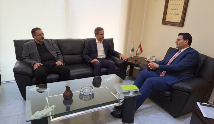 وزير الزراعة استقبل معوض مقدما هبة لتحديث واعادة تشغيل مختبرات كفرشيما