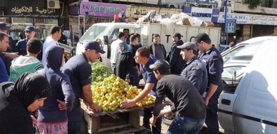 بلدية صيدا : رفع العربات والبسطات ضمن خطة"صيدا تواجه"