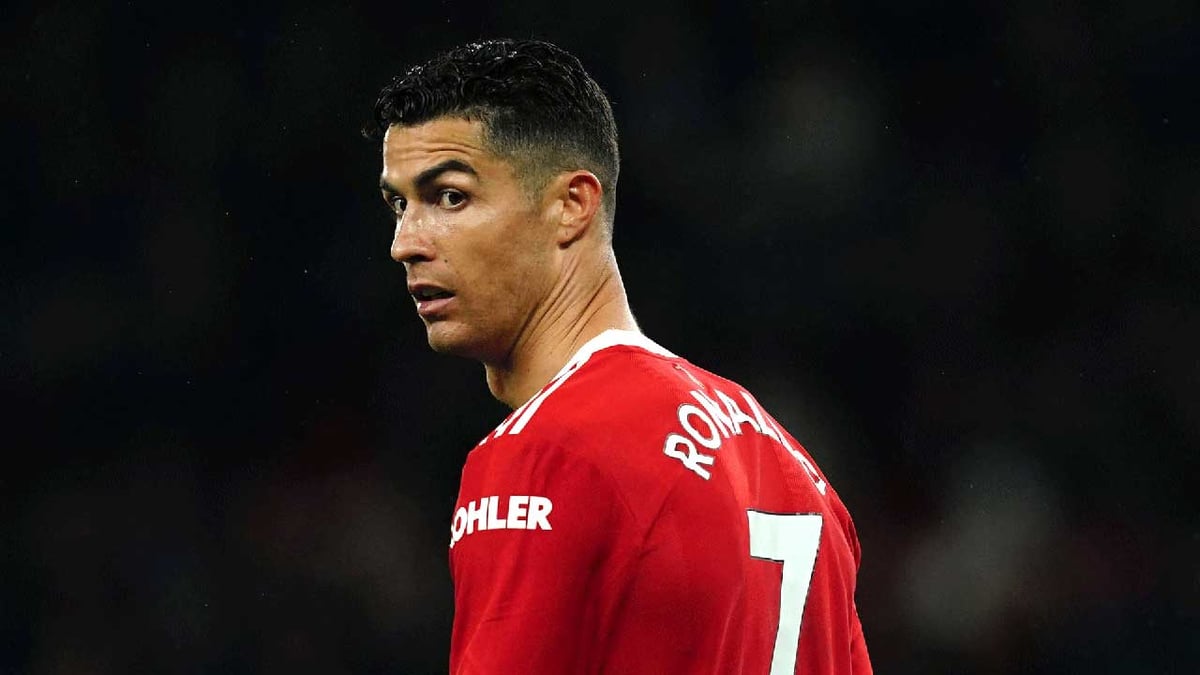 مؤتمر صحفي مفاجئ لرونالدو في معسكر البرتغال