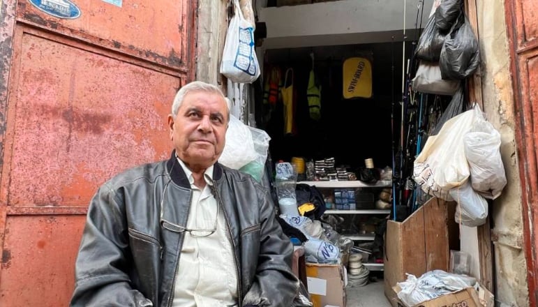 من هنا تُصدّر الشِباك والصنانير والقصب