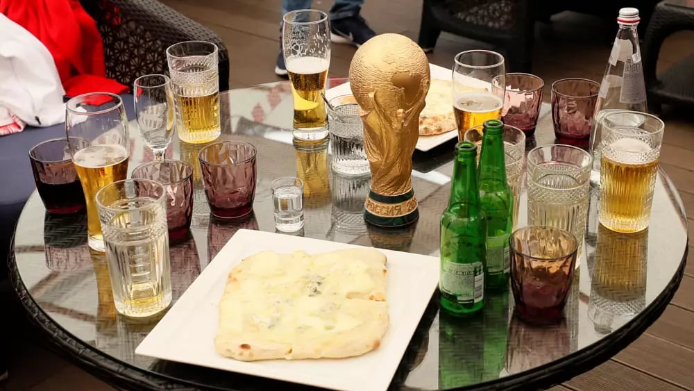 قطر ستعلن حظر بيع المشروبات الكحولية في ملاعب كأس العالم