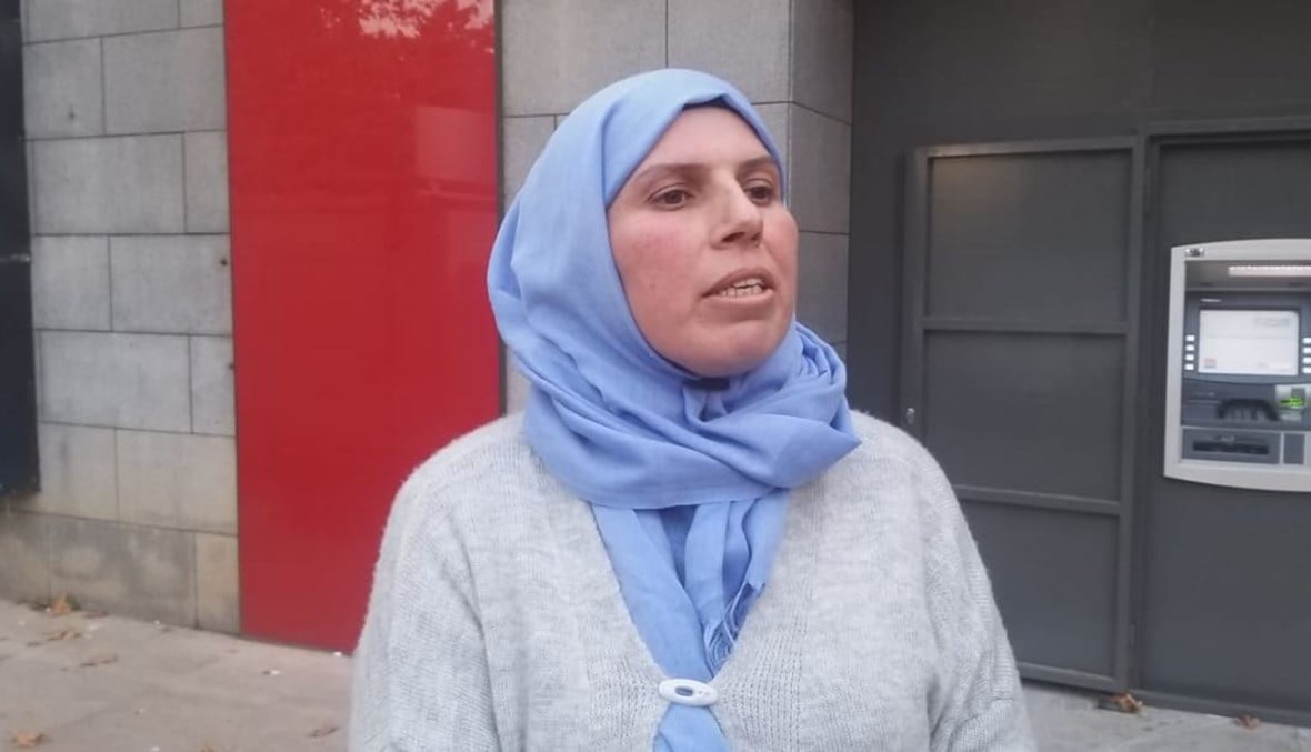 بعد حصولها على تعهد خطي بتحويل مبلغ 6 آلاف دولار.. خروج المودعة وإبنتها