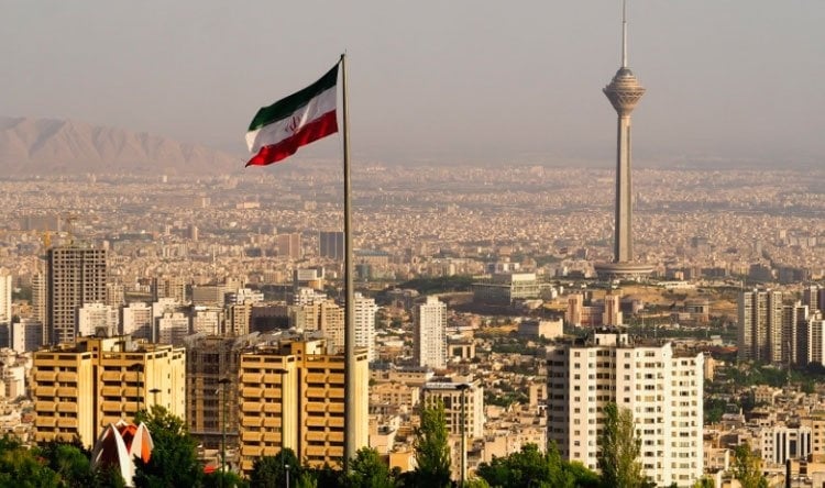 السفارة الايرانية: إيران عرضت تقديم الدعم للشعب اللبناني للخروج من أزمته إلا أن أعداء لبنان عرقلوا