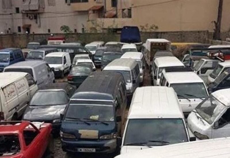 عدد من أصحاب الفانات قطعوا مدخل بعلبك الجنوبي
