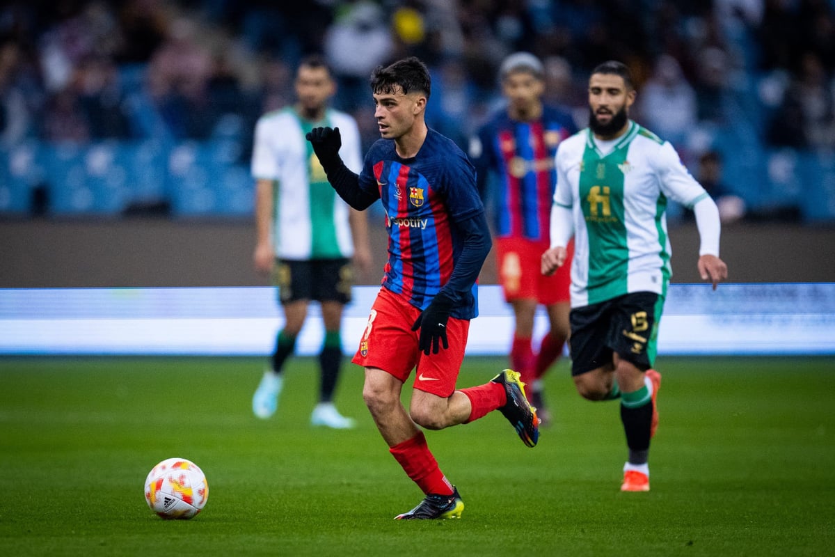 برشلونة يضرب موعداً مع ريال مدريد في قمة نارية بنهائي السوبر الإسباني