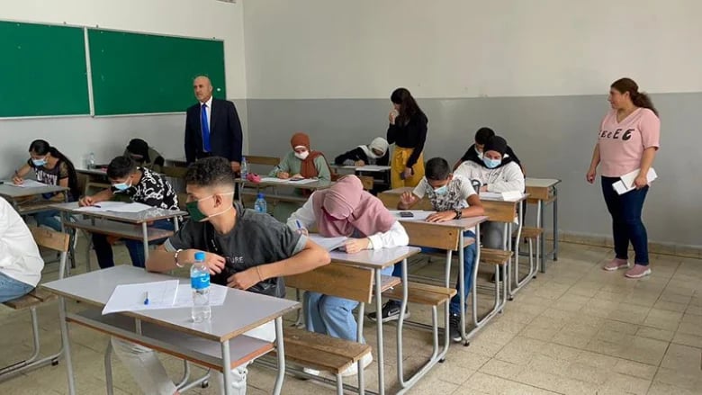 الإمتحانات الرسميّة: في أو ما في؟