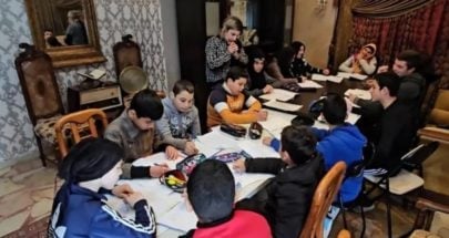 المُعلّمة سوسن تحوّل منزلها إلى مدرسة مجّانية
