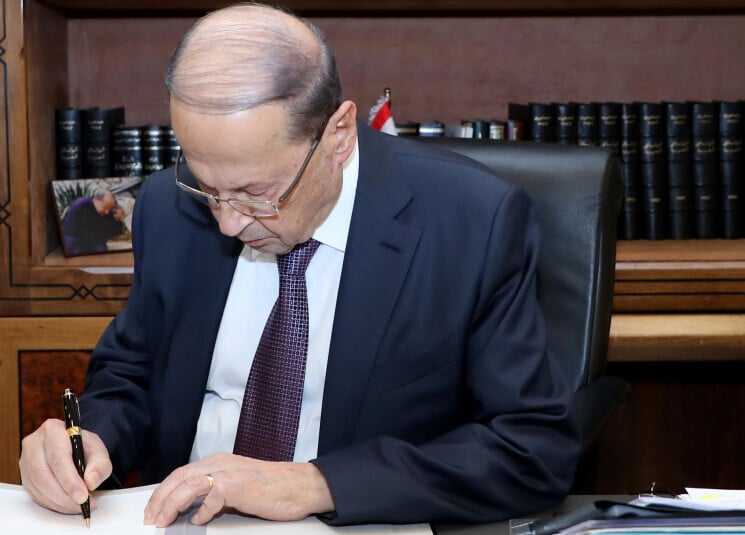 ميشال عون بالع البحصة… لا يهضمها!
