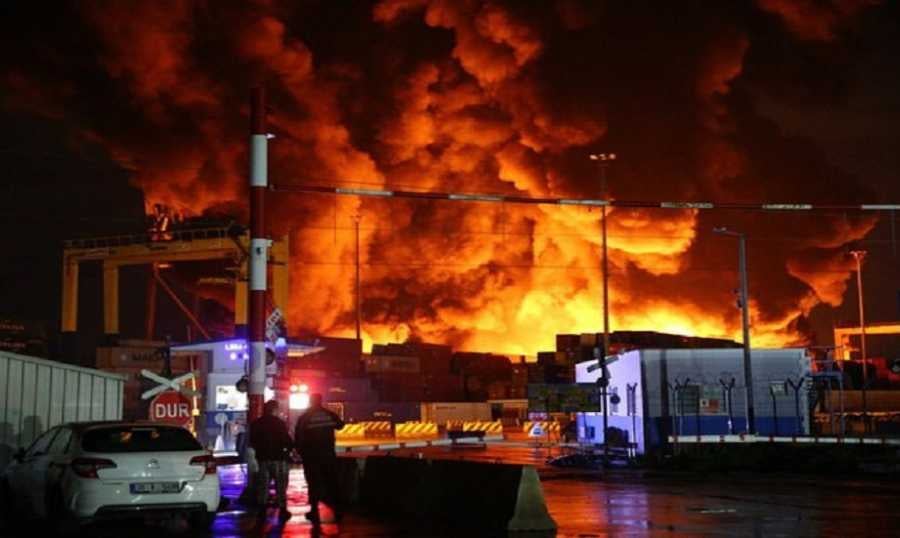 الحريق في ميناء إسكندرون يزداد اتساعا