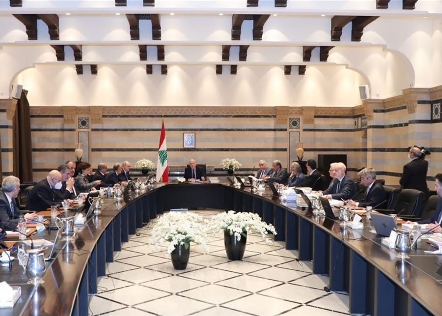5 ليترات بنزين يوميًّا للأساتذة والمعلمين وسلفة لـ أوجيرو.. اليكم ابرز مقررات الجلسة الحكومية
