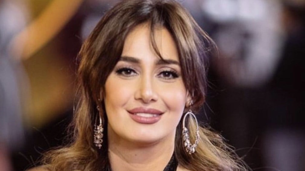 تعليق حلا شيحة الأول بعد حذفها صور زوجها