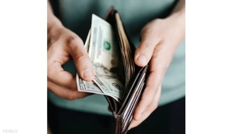 لماذا عليك الاحتفاظ بورقة نقدية كبيرة في محفظتك؟