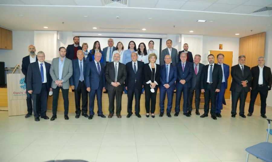 الأبيض: مشاكل القطاع الصحي تحل بالتعاون بين القطاعين العام والخاص