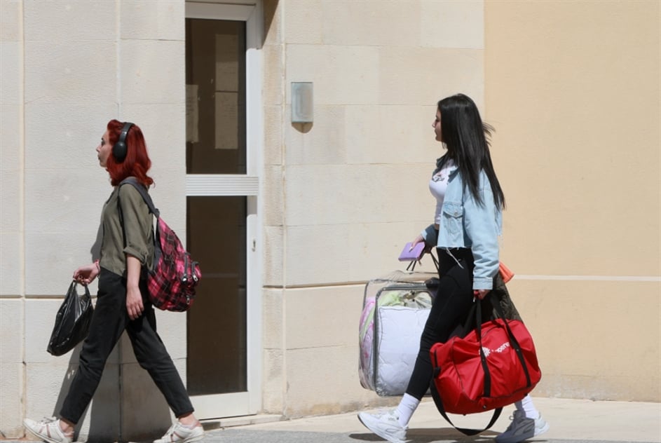 سكن الحدث الجامعيّ مفتوحٌ "غصباً عن الطبيعة"