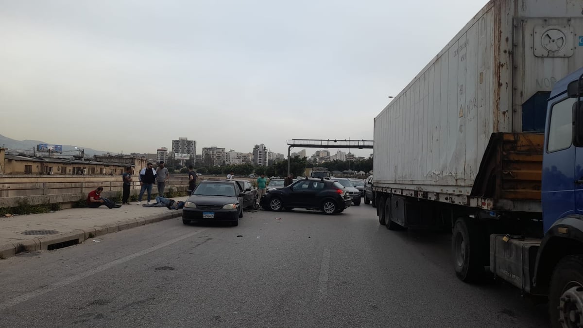 بالصور: حادث سير مروّع بين أربعة سيارات على أوتوستراد نهر الموت