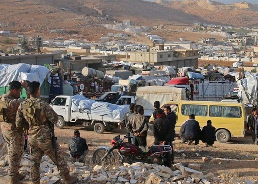 ترحيل مئات السوريين من لبنان… "النظارات امتلأت والجغرافيا تصعّب ضبط الحدود"
