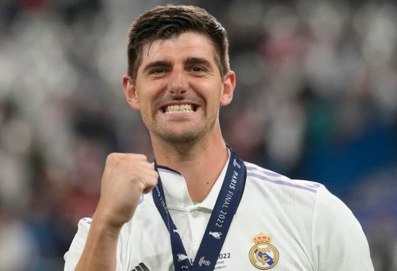 حركة استفزازية من حارس مرمى ريال مدريد لجماهير فريقه السابق