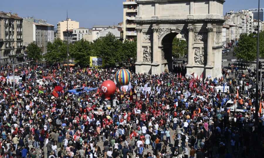 فرنسا.. 300 مسيرة في عيد العمال احتجاجا على رفع سن التقاعد