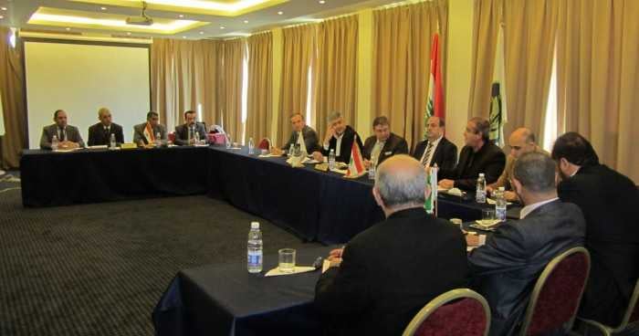 نقابة المعلمين: لعدم تجديد العقود ما لم تكن الزيادات بالدولار والرواتب بالليرة