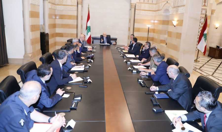 المطار وقطاع التربية على طاولة السرايا