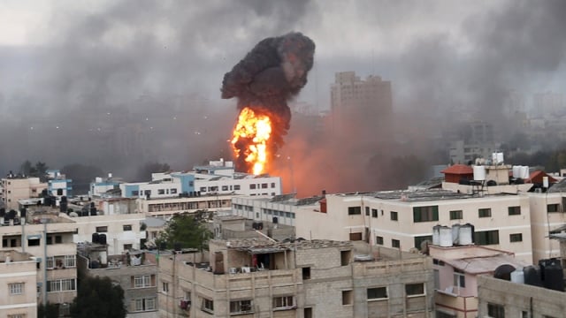 12 شهيدا بينهم أطفال ونساء في عدوان للاحتلال على قطاع غزة