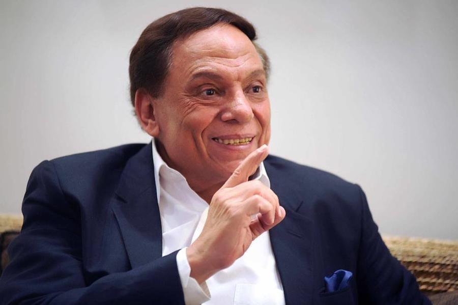 لن تصدّقوا كم تبلغ ثروة عادل امام!