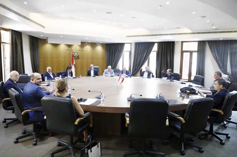 "الإعلام والاتصالات" تبحث اوضاع الانترنت والسنترالات