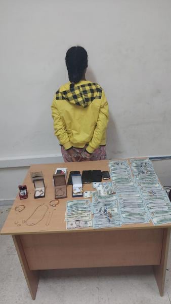 سرقت أموالا ومصاغا من الذّهب والألماس من منزل مخدومتها وتوارت لدى صديقتها.. اليكم التفاصيل