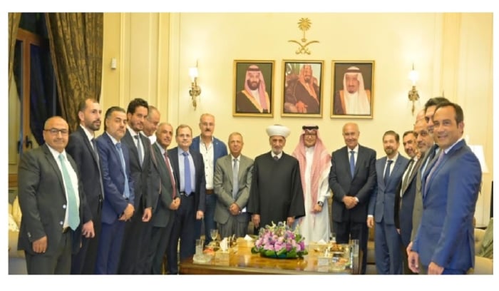 بخاري كرم مفتي الجمهورية وتشديد على التمسك باتفاق الطائف