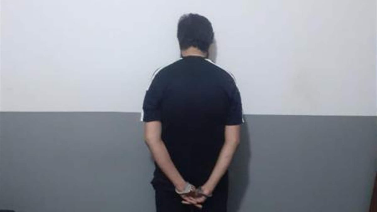 سرق حقيبة أحد الأشخاص من أحد المنتجعات وفرّ هاربًا