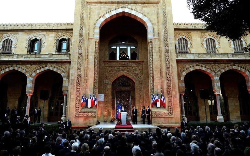 شخصية التقت لودريان: طوّل بالك!
