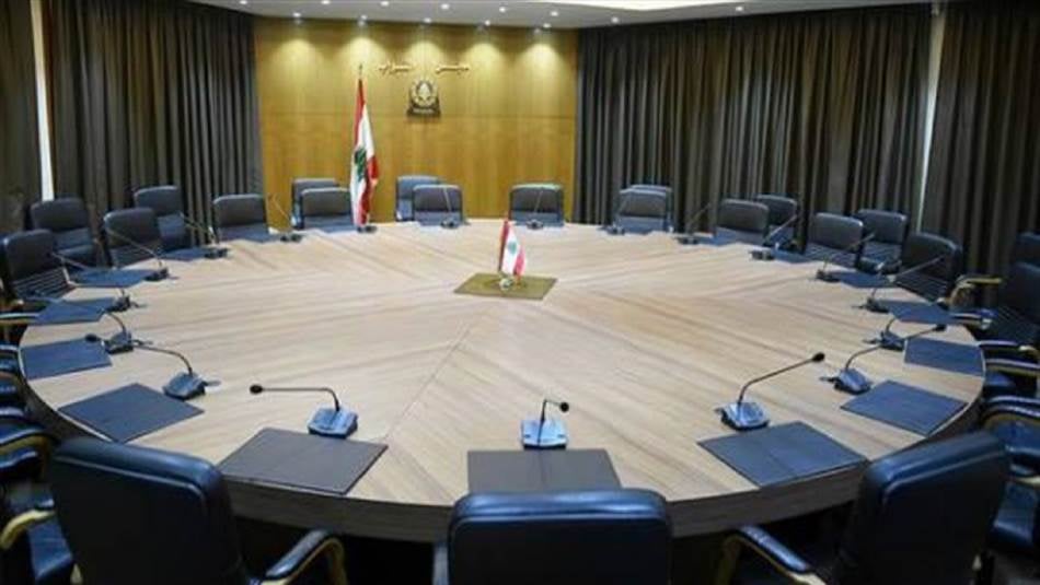 مساعٍ لعقد طاولة حوار خارج لبنان!