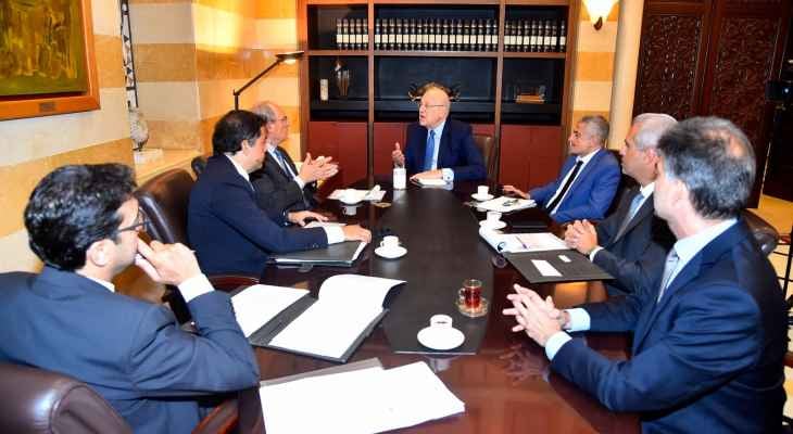 تقاذف ملف الاقتراض بين الحكومة والمجلس