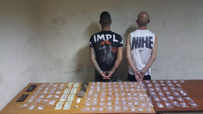 ينشطان بترويج المخدّرات في محلة برج حمود.. وشعبة المعلومات توقفهما