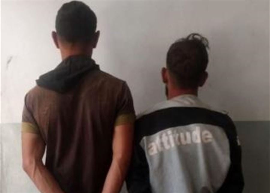 بالجرم المشهود… "المعلومات" توقف سارقان حديد وخردة في هذه المنطقة!