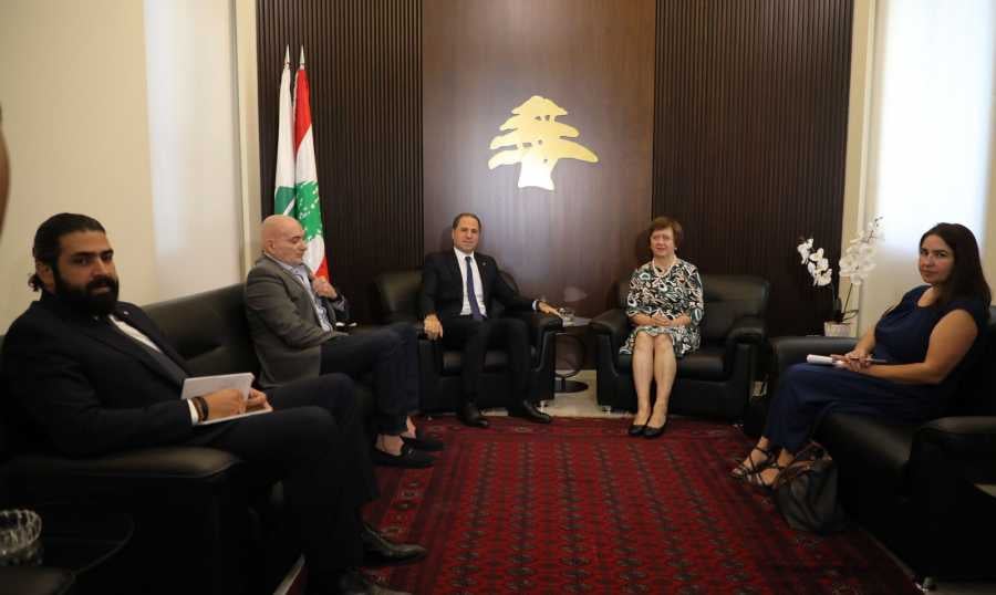 الجميل يلتقي فرونِتسكا: على الفريق الآخر الخروج من منطق الفرض