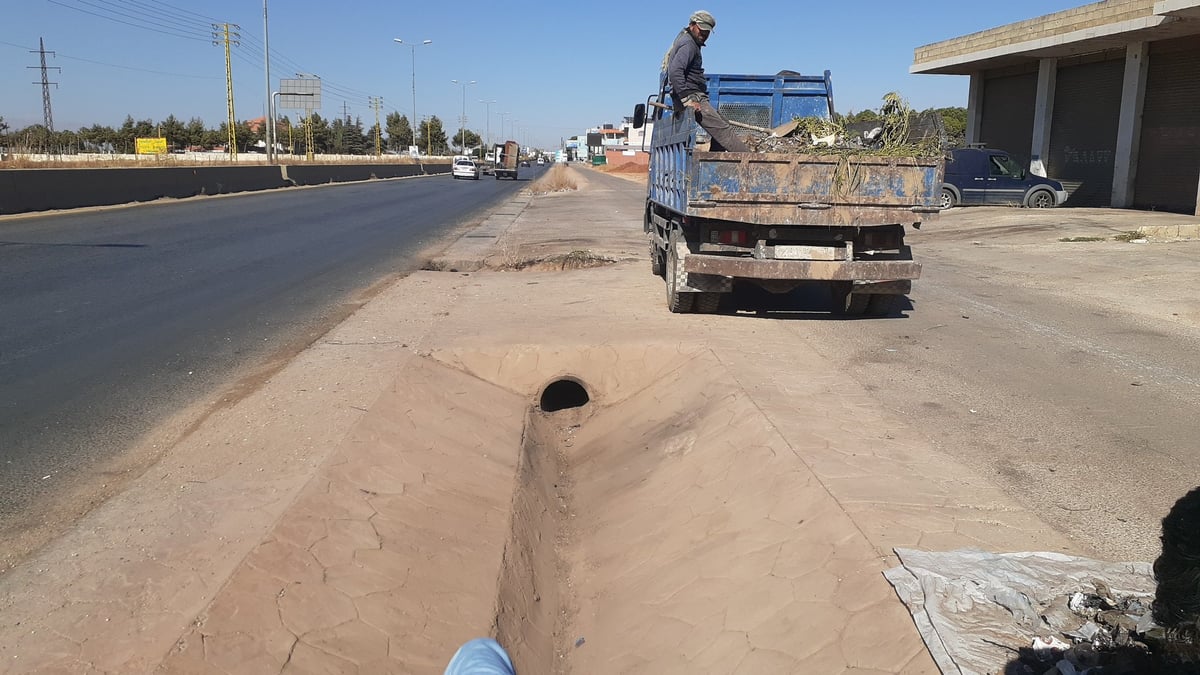 حمية نشر صورا لورش متعهدي الوزارة: المجاري بعد أسبوع من التنظيف تعود كالسابق