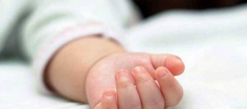 العثور على طفل مصاب بجروح في طرابلس.. ما علاقة والده؟