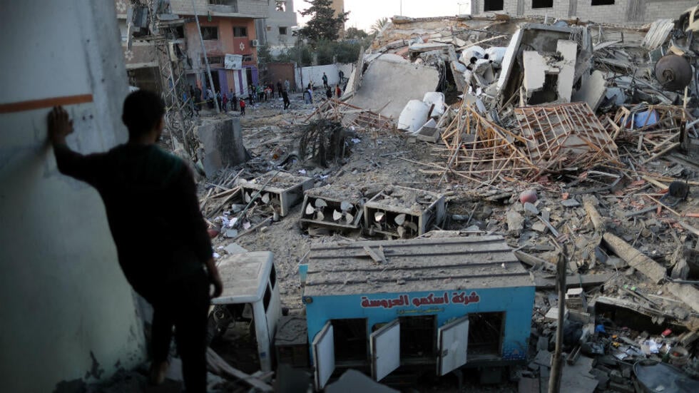 1203 شهيد حصيلة العدوان على غزة.. بالفيديو: مجزرة مخيم الشاطئ الغربي