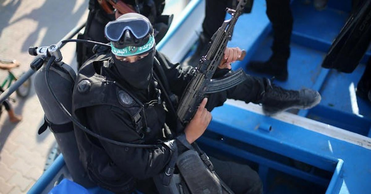 سيطروا على مواقع مهمة.. كوماندوز من حماس نفذوا عملية انزال بحري في عسقلان