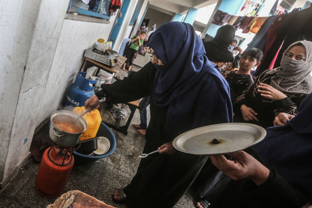 مع استمرار نقص الغذاء والماء في غزة.. كم من الوقت يمكن للإنسان البقاء من دون طعام؟