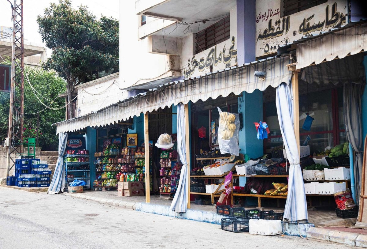أهالي الجنوب يحاولون تسيير أعمالهم على وقع القصف: باقون في أرضنا
