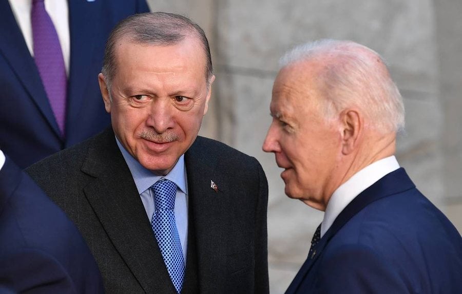 أردوغان لبايدن : سحب دعم الولايات المتحدة لإسرائيل يضمن وقفاً سريعاً لإطلاق النار