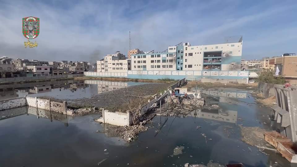 بلدية غزة: الاحتلال الإسرائيلي يدمر محطة الصرف الصحي بحي الزيتون (بالصورة)
