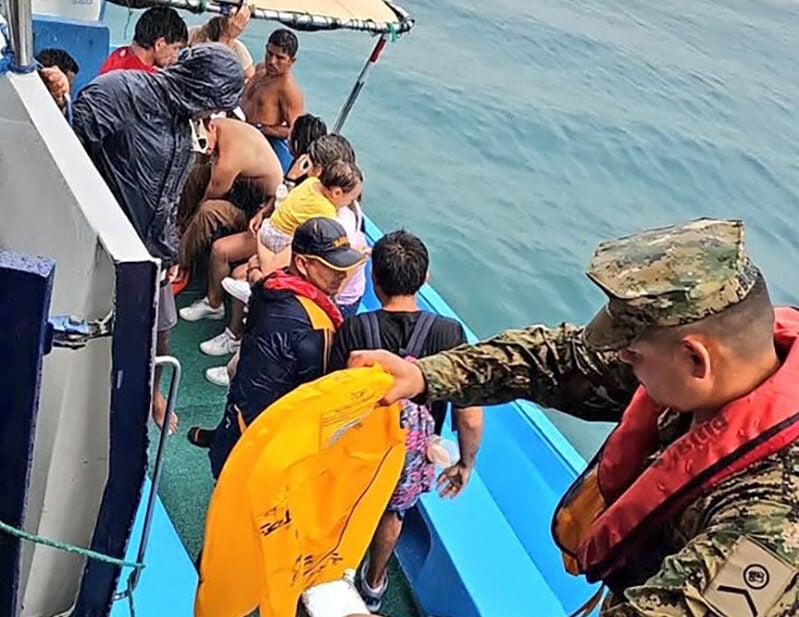 هبطت طائرة في البحر قبالة جزيرة سان كريستوبال الإكوادورية من دون وقوع ضحايا