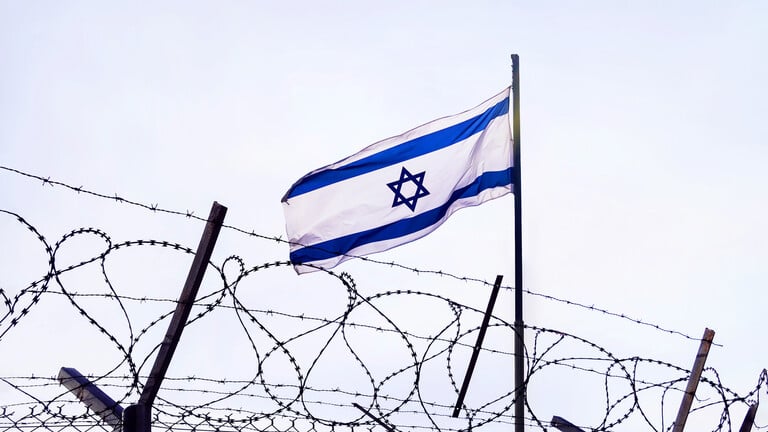 "هآرتس" تكشف حالة أسرى فلسطينيين الذين توفوا في السجون الإسرائيلية بالأسماء