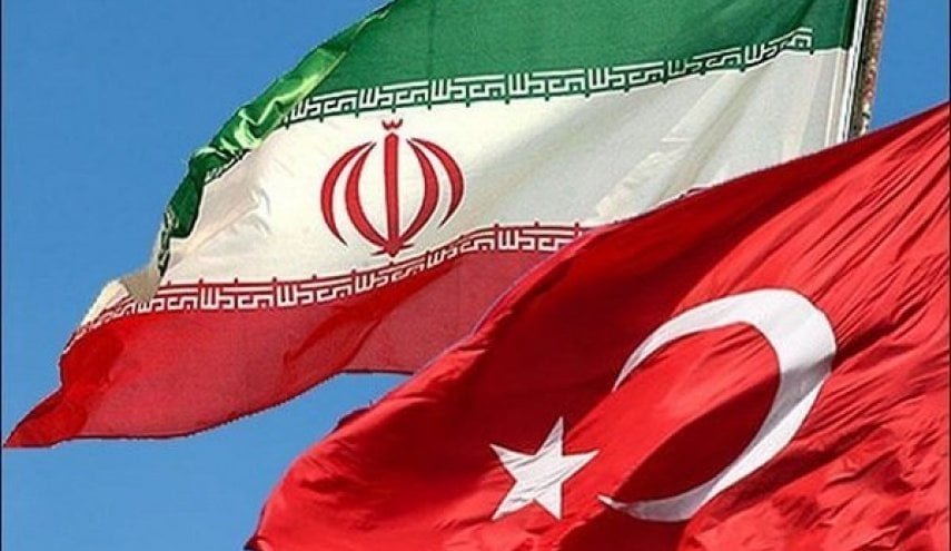 مصادر دبلوماسية تركية: إيران طلبت من أنقرة تقديم المساعدة في عمليات البحث والإنقاذ عن مروحية رئيسي