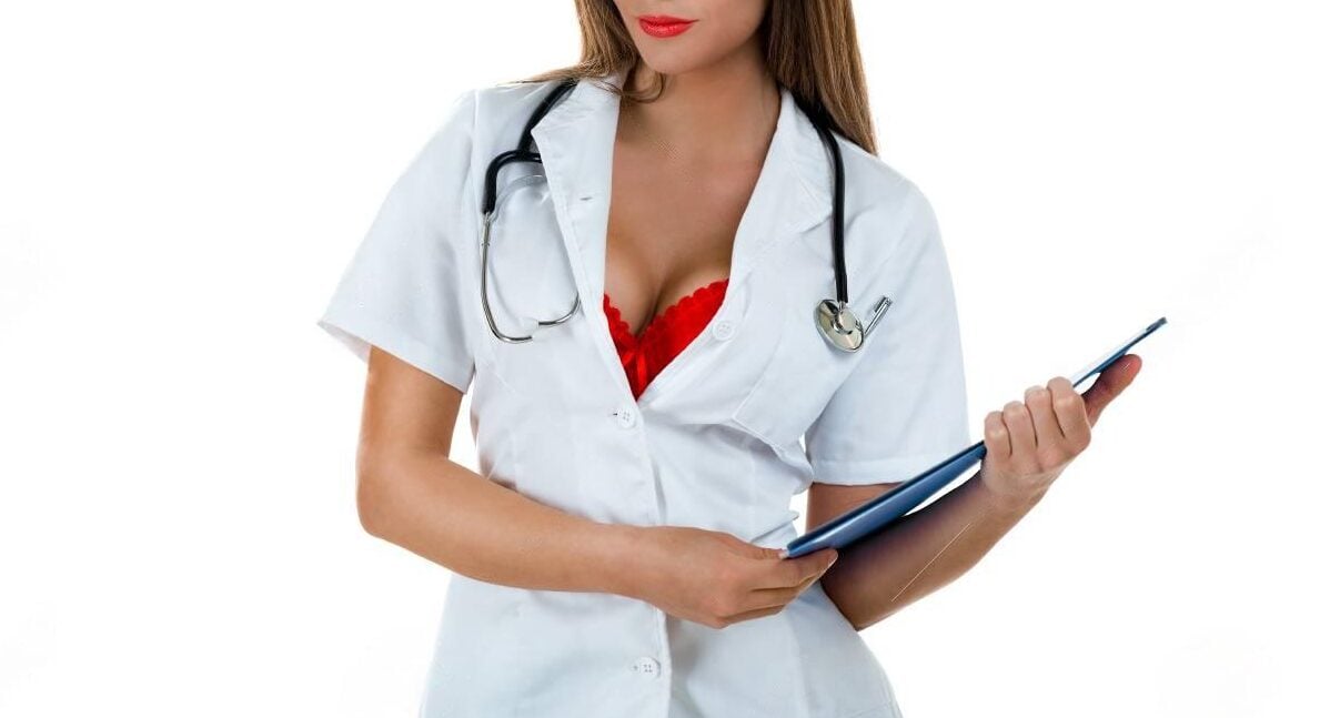 طبيبة عربية غيّرت ملامحها لانتحال صفة رجل.. إليك ما حصل