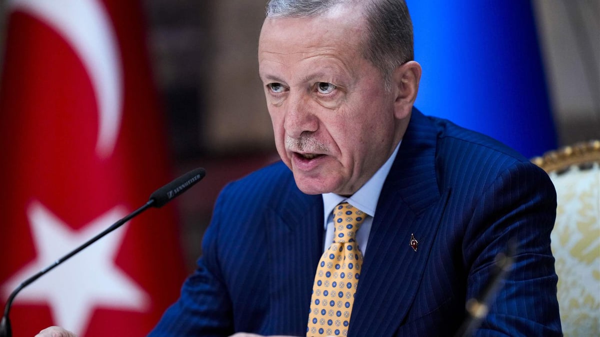 أردوغان يطالب أمريكا برفع عقوبات "تعرقل" مشتريات دفاعية