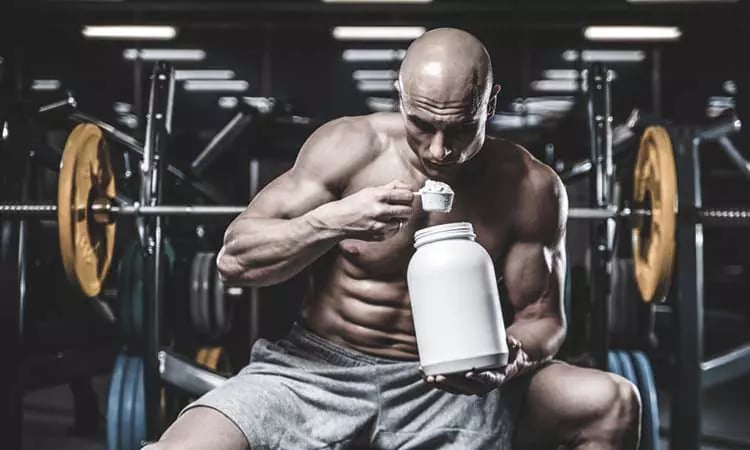 هل يسبب الكرياتين تساقط الشعر والصلع؟